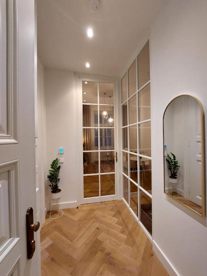 Luxury Apartment In The Centre Prag Eksteriør billede